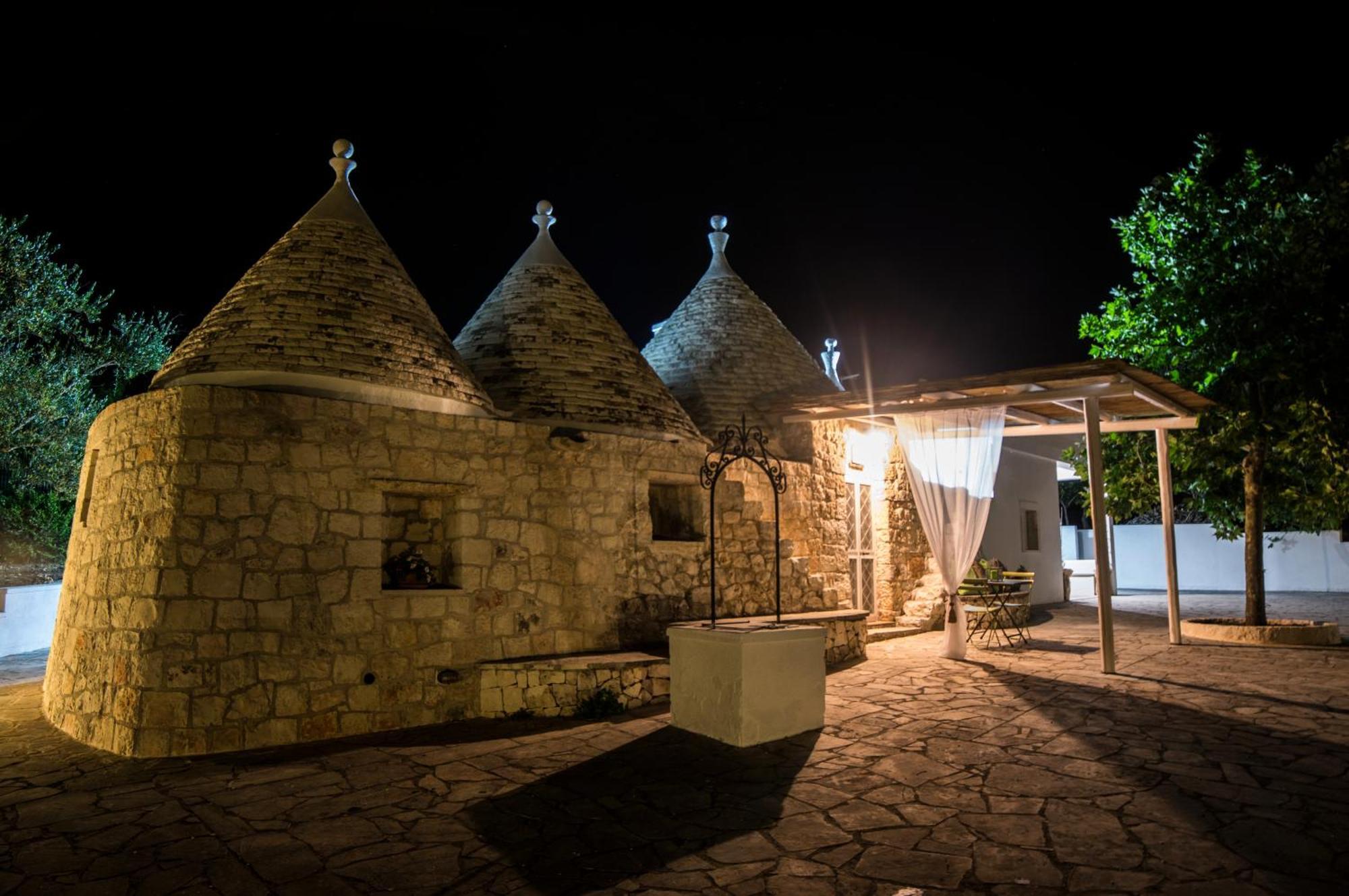 Relais Trulli Le Icone Acomodação com café da manhã Ostuni Exterior foto